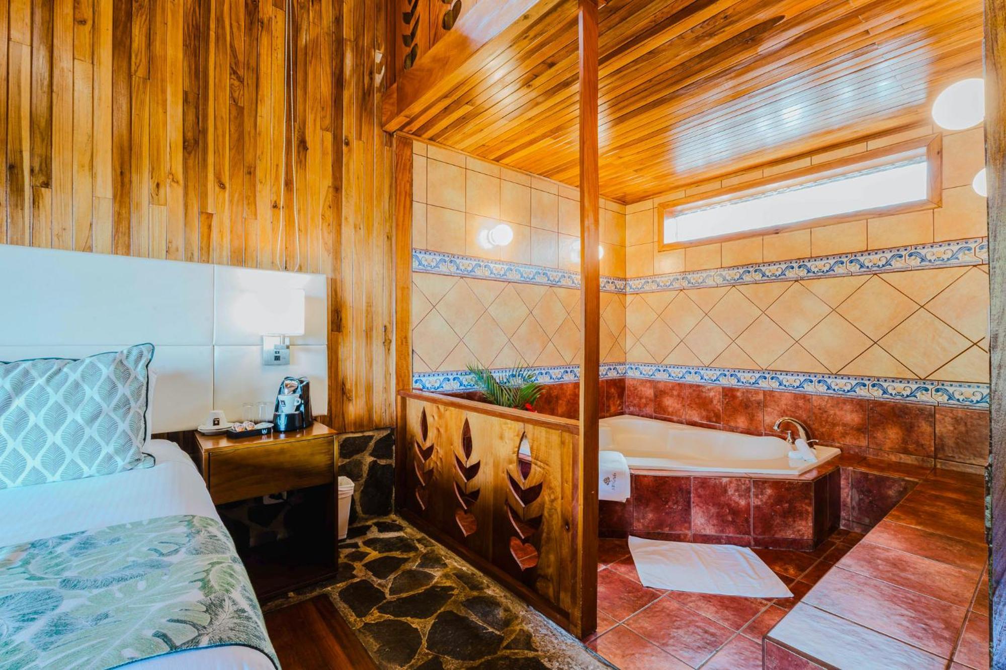 Hotel Heliconia - モンテベルデ エクステリア 写真